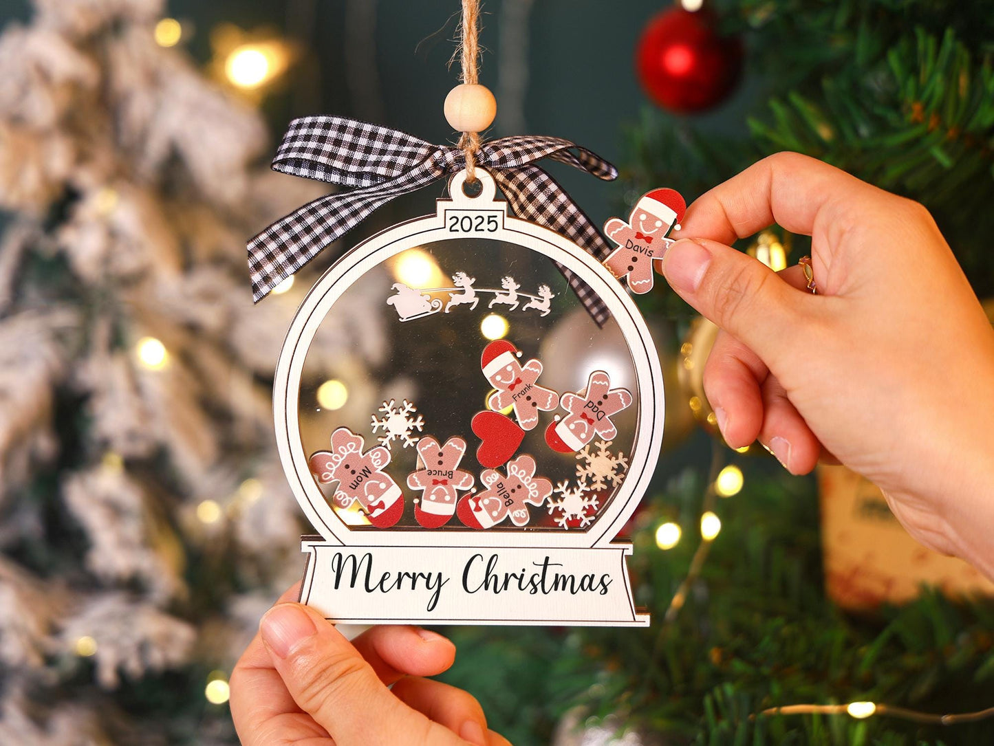 Personalized 2025 Family Gingerbread Ornament, 4D Shaker Xmas Decor