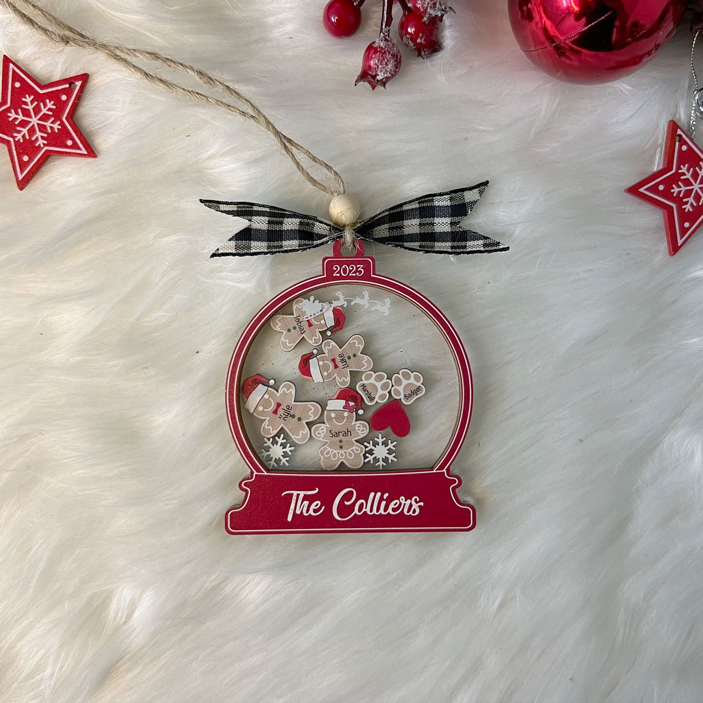 Cute Gingerbread with Christmas Hats Family Ornament 2026, 4D Customized Cookie Ornament Gift for Christmas, Custom Family Ornament